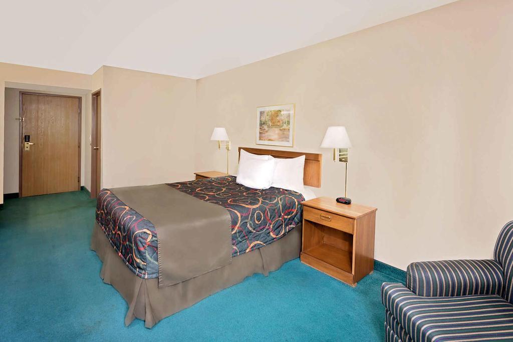 Days Inn By Wyndham Boonville Exterior photo